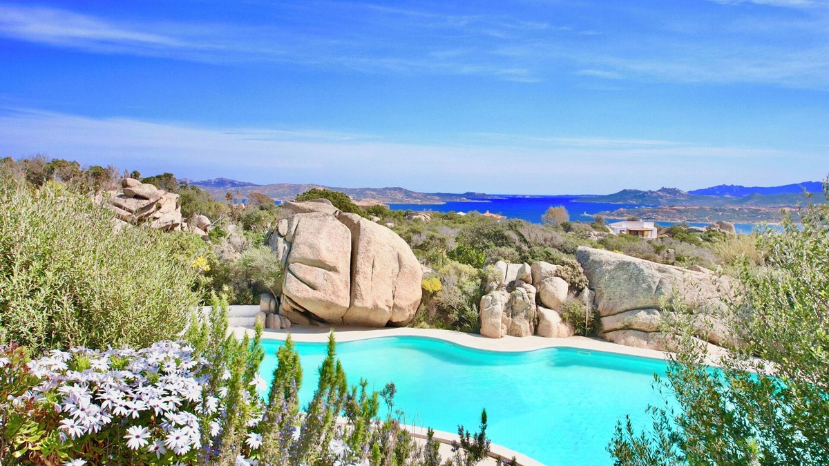 Punta Sardegna Villa | COTTAGE DOLCEVITA by KlabHouse -4BR w/Panoramic Hot Tube- shared pool