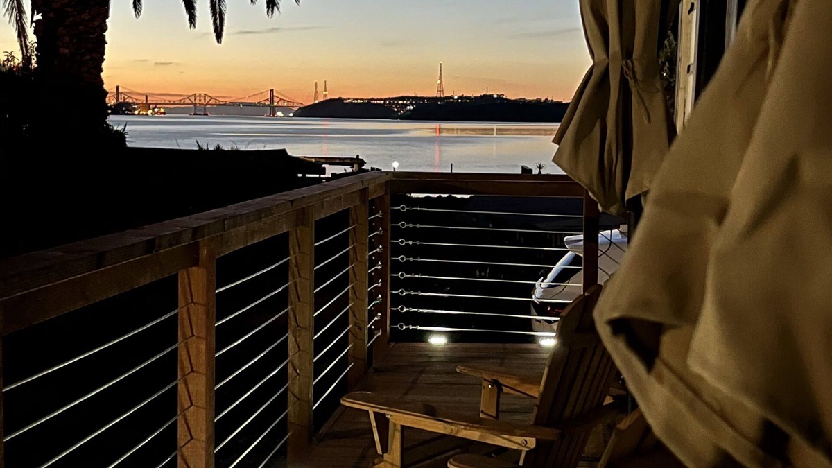 Benicia Cottage | Cottage Downtown Benicia