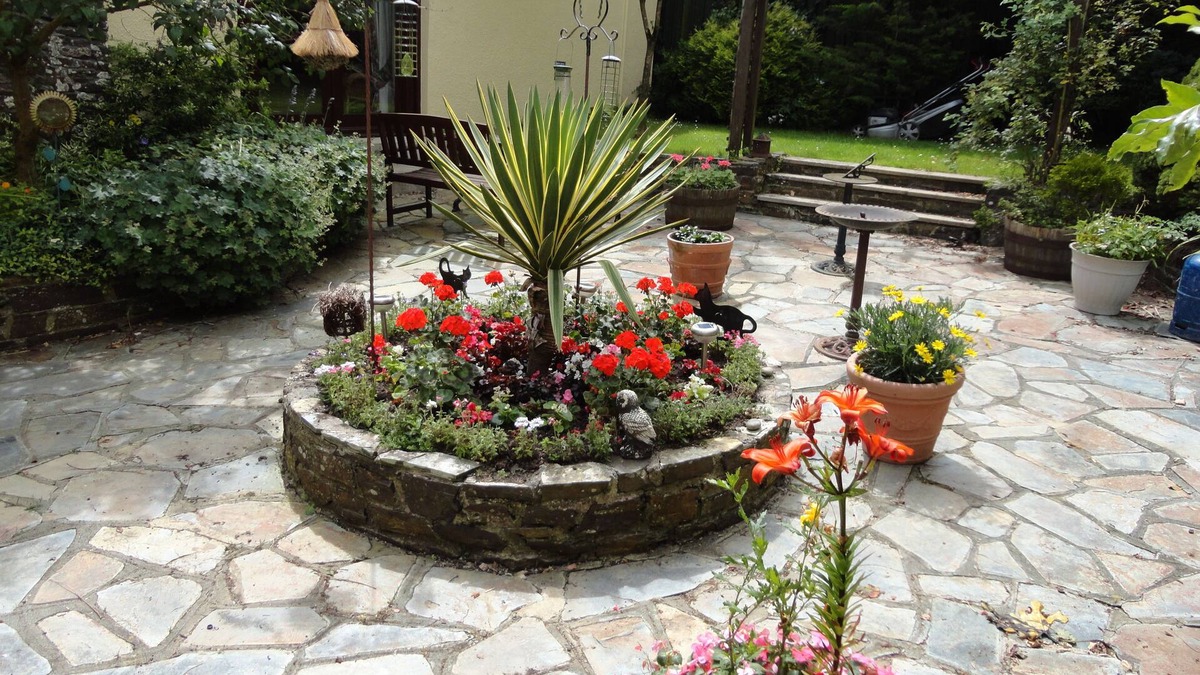 Lifton Cottage | Cottage-Ensuite-Garden view-Frankaborough
