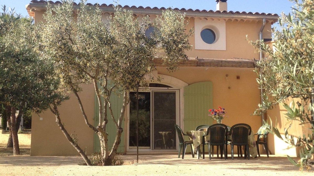 Apt Cottage | Cottage facing the luberon with swimming pool