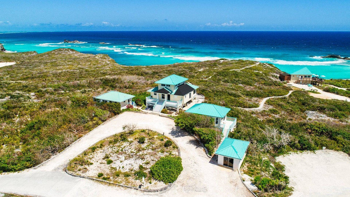Conch Bar Cottage | Cottage for 2 at Dragon Cay Resort Mudin Harbour