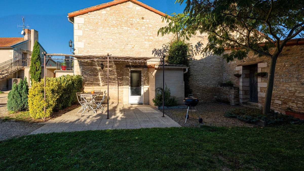 Amberre House | Cottage for 6 people in a quiet location 20 minutes from Futuroscope