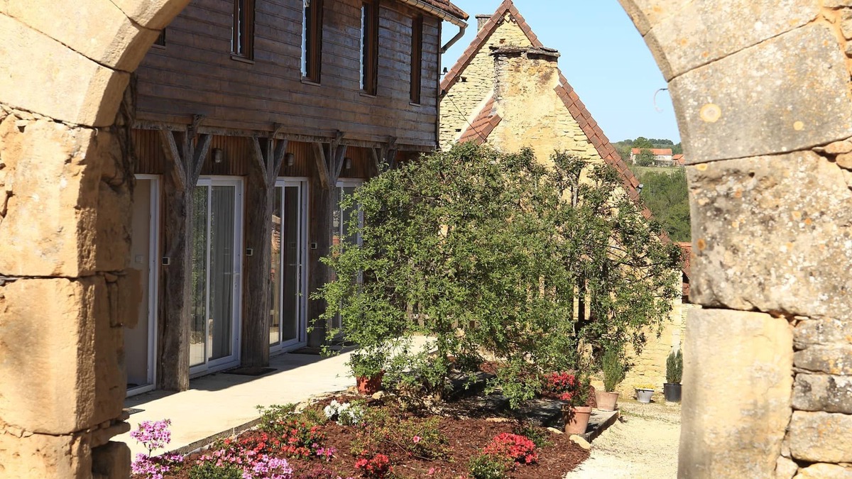Saint-Amand-de-Coly Cottage | Cottage for 2 or 4 p refurbished in an old fortified farm from the 17th century