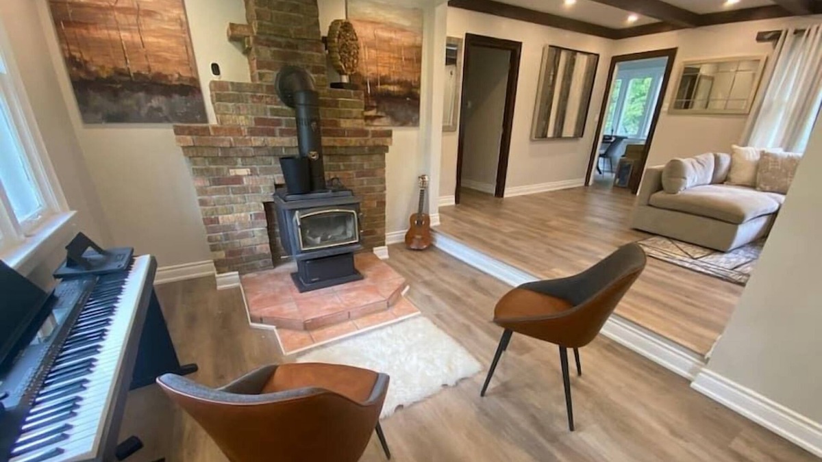 Hamilton House | Cottage for Groups Hamilton - 4 Acres of heaven