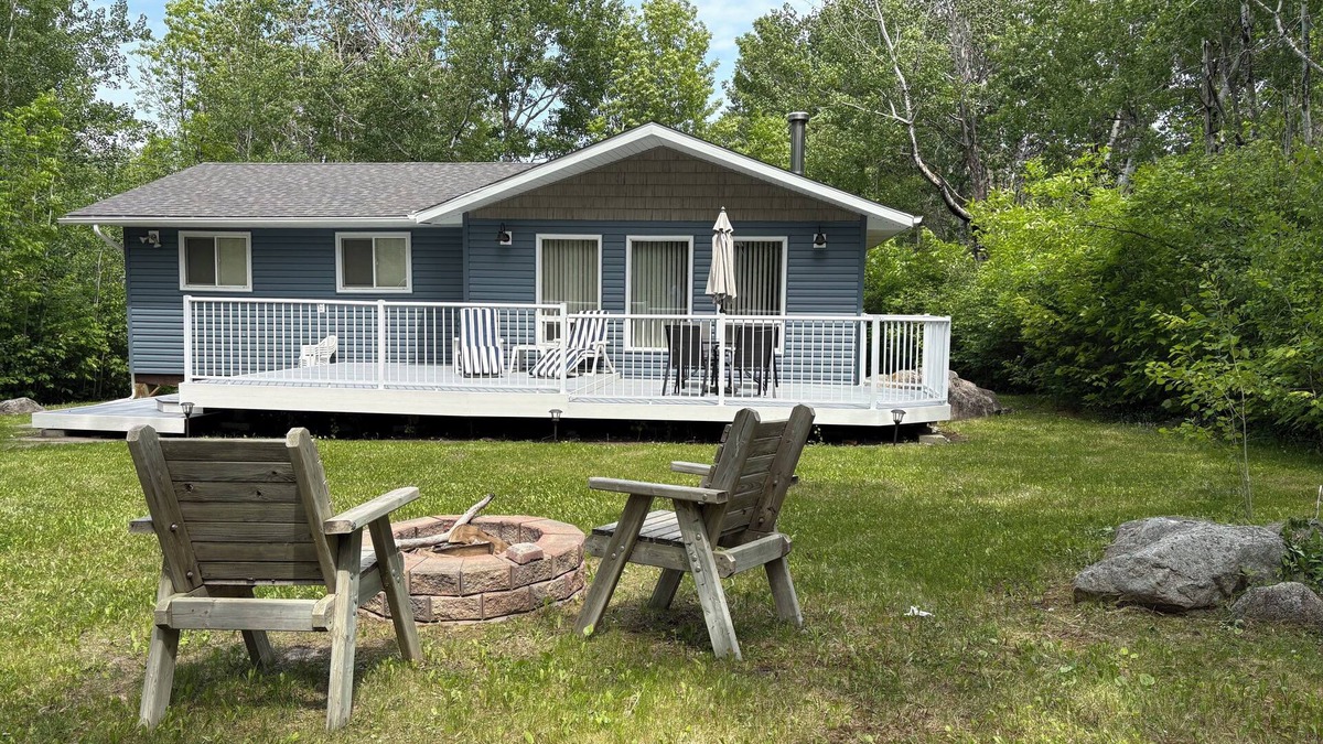 Traverse Bay Cottage | Cottage for rent in Abert Beach!