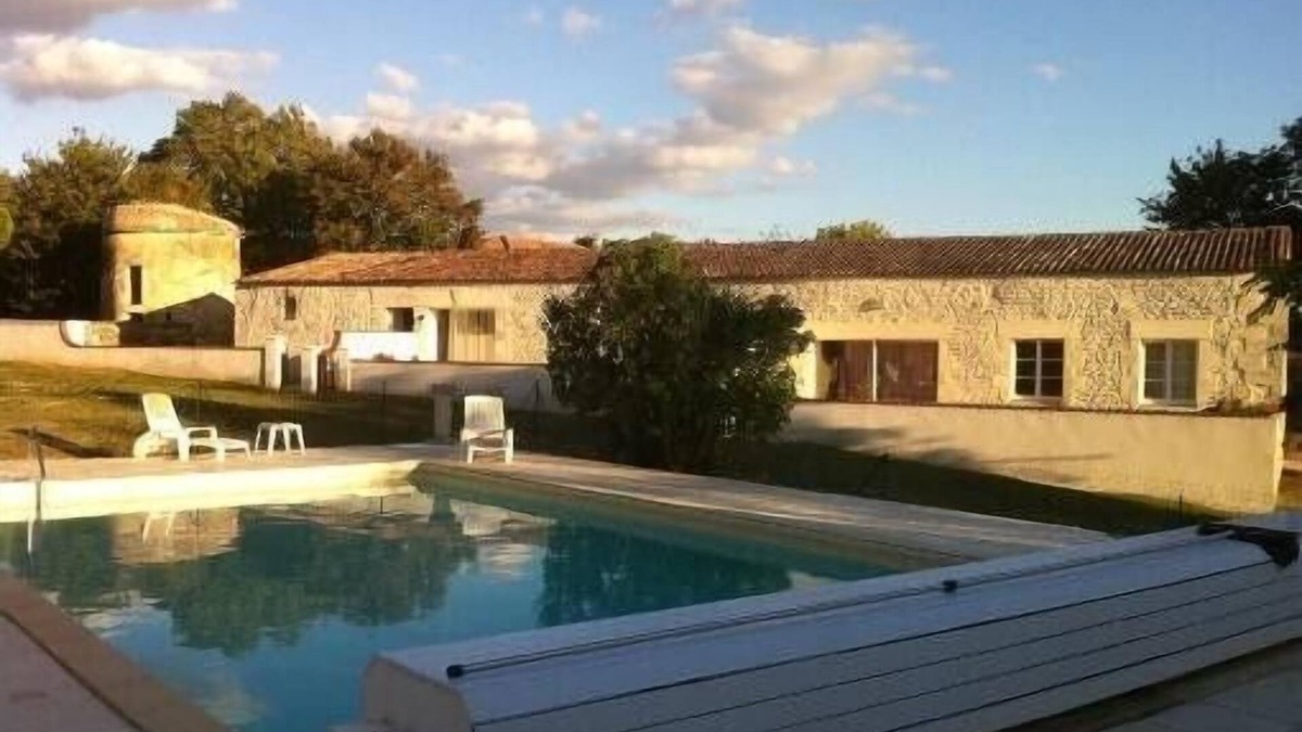 Montpellier de Medillan House | Cottage with pool in Charente Maritime 15 minutes from the beaches
