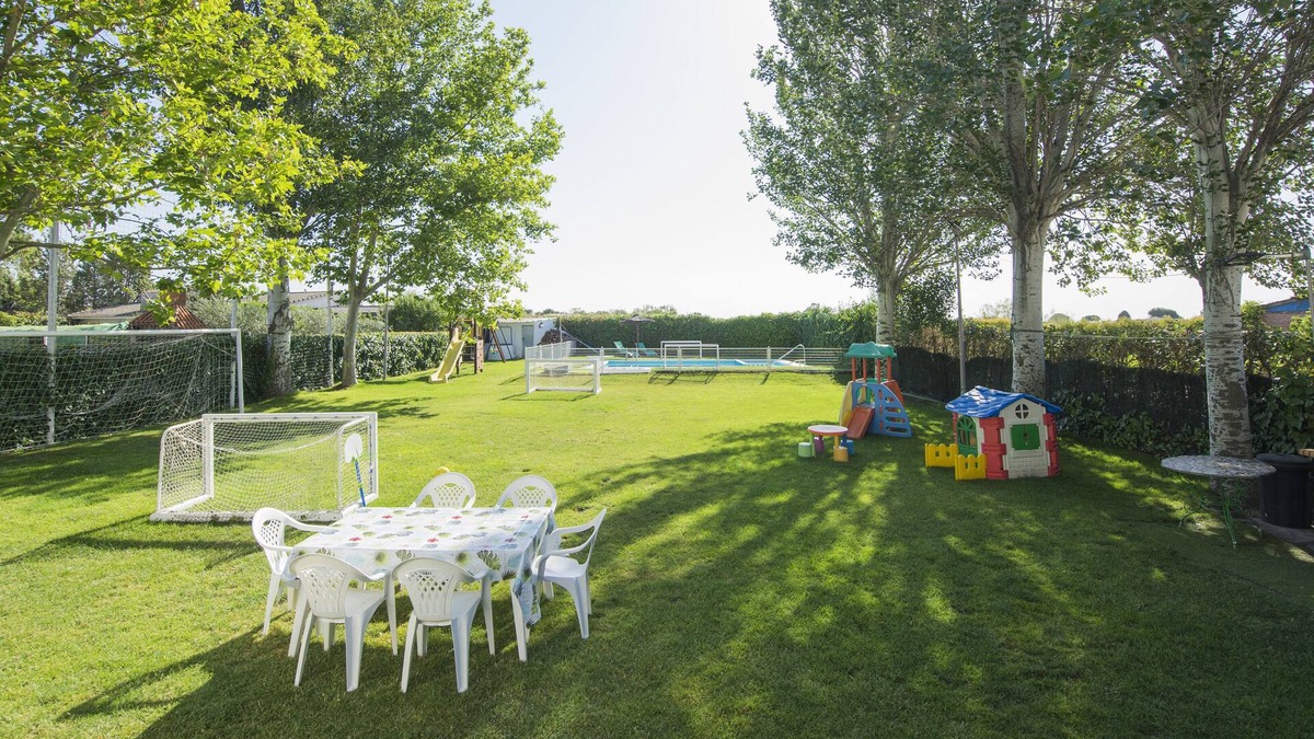 El Viso de San Juan Cottage | Cottage (full rental) El Jardin de los Niños for 14 people