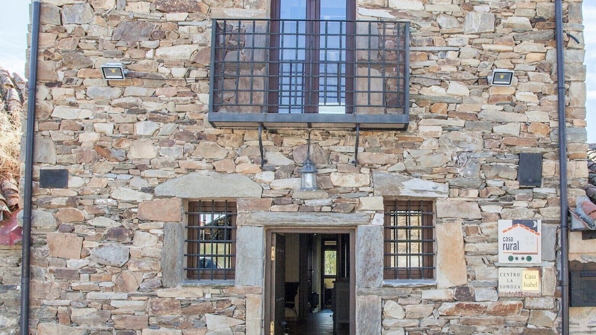 Santiago Millas Cottage | Cottage (full rental) Centro La Somoza for + 17 people