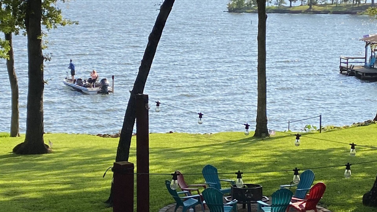Henderson County House | Cottage Getaway@the LAKE-Brierwood Bay Lakehouse, New Paint, Waterfront, Shaded!
