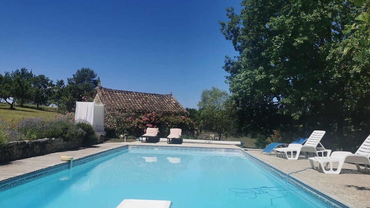Pons House | Cottage 'Gite De Caractère, Piscine Et Vue' with Private Pool, Private Terrace and Wi-Fi