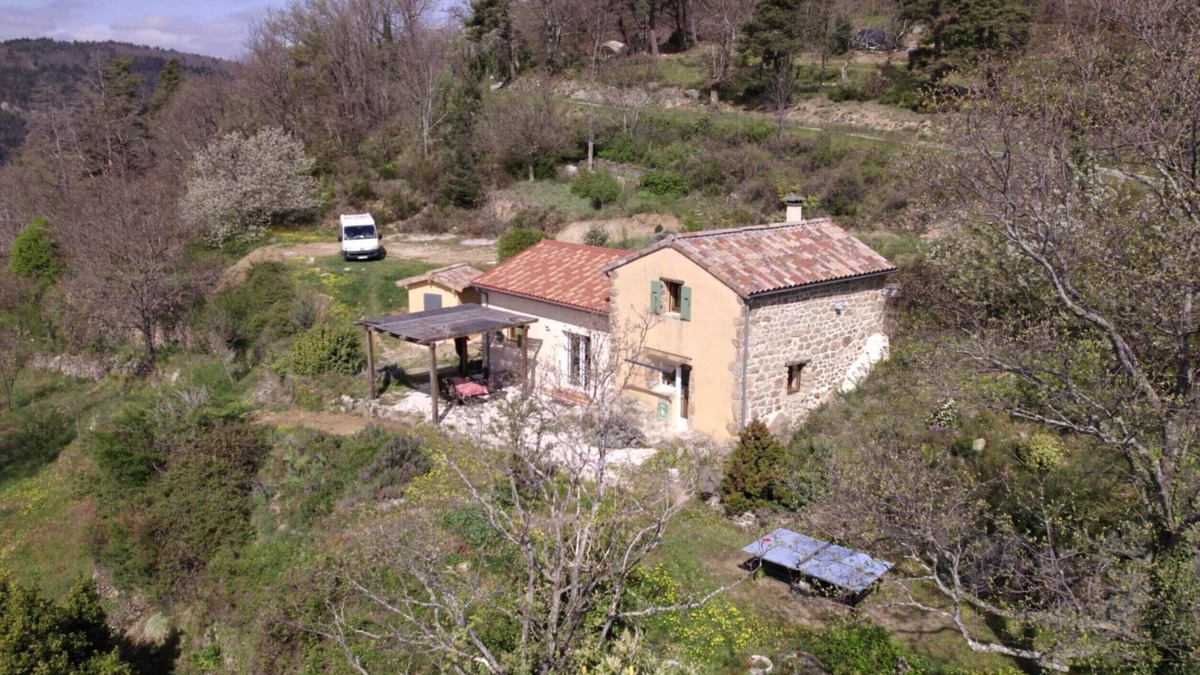 Silhac House | Cottage 'Gite Environnement Sauvage Avec Vue' with Mountain View, Private Terrace and Wi-Fi