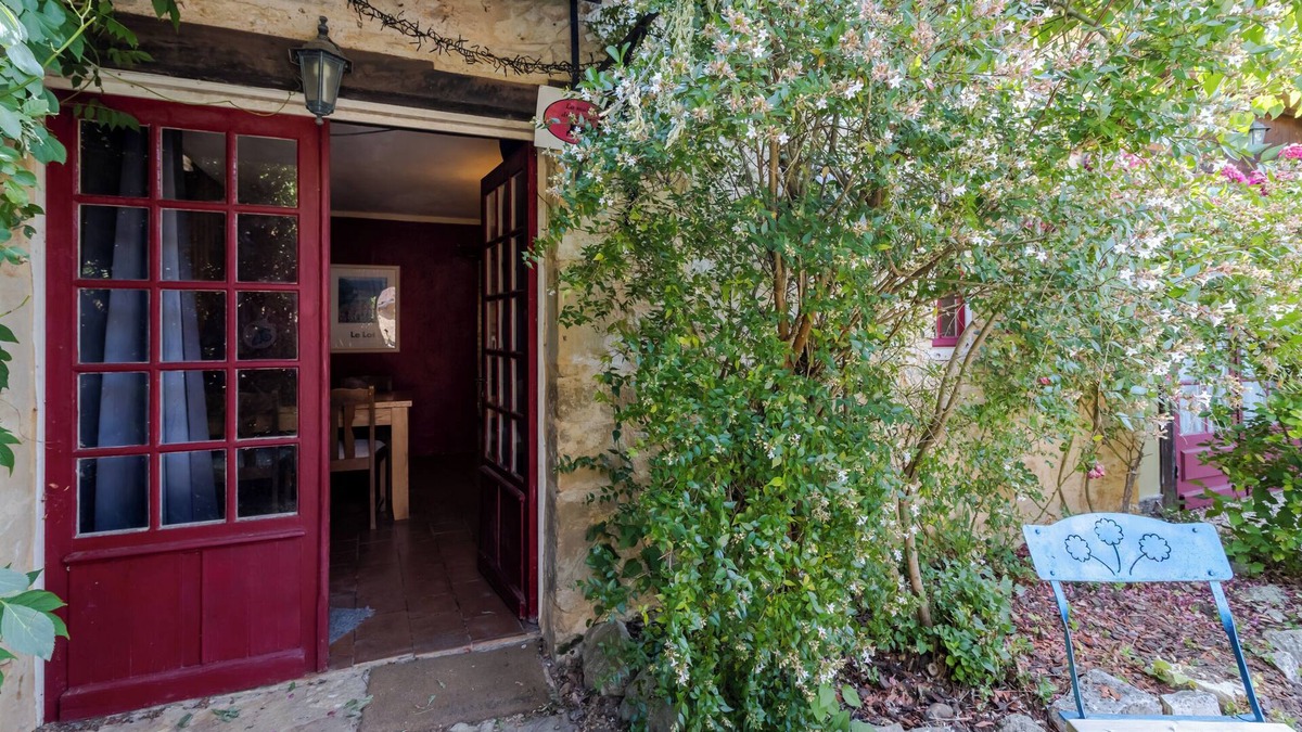 Degagnac House | Cottage 'Gite Lune' with Shared Pool, Private Terrace and Wi-Fi