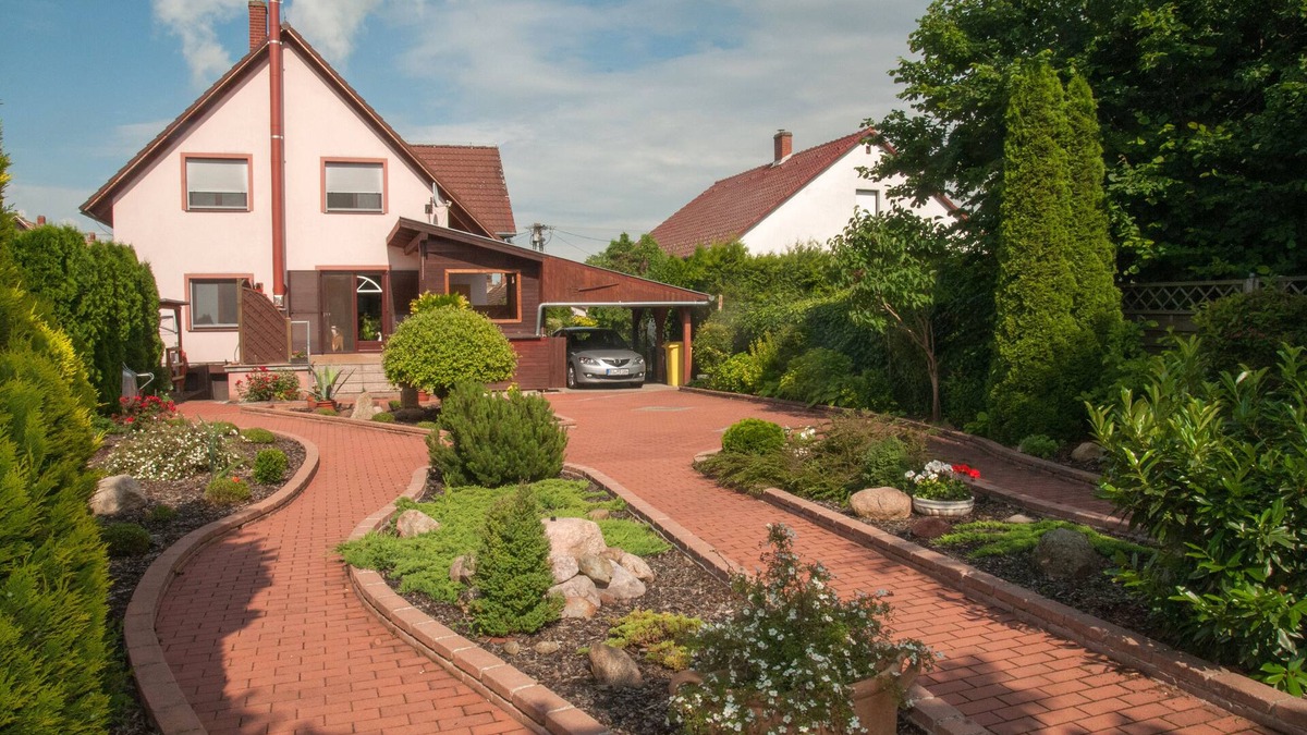 Balatonbereny House | Cottage, here lower of two separate flats, pool, sauna, climate