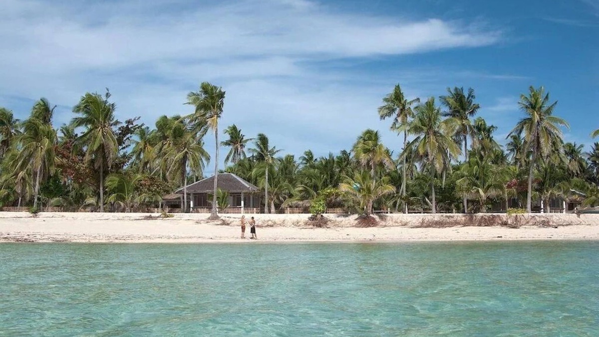 Daanbantayan House | Cottage Holiday 2-bedroom house, with AC on charming Malapasqua Island, Cebu