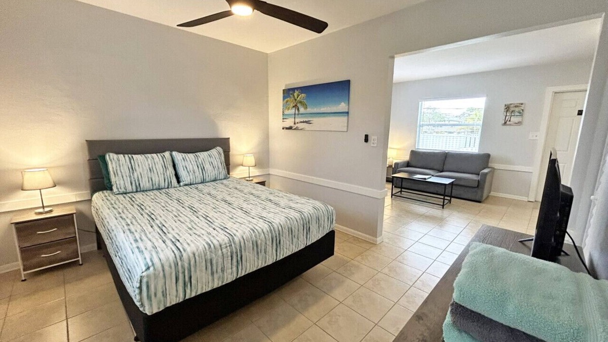 Biggar House | Cottage Home by Beaches, Golf & More! Heated Pool!