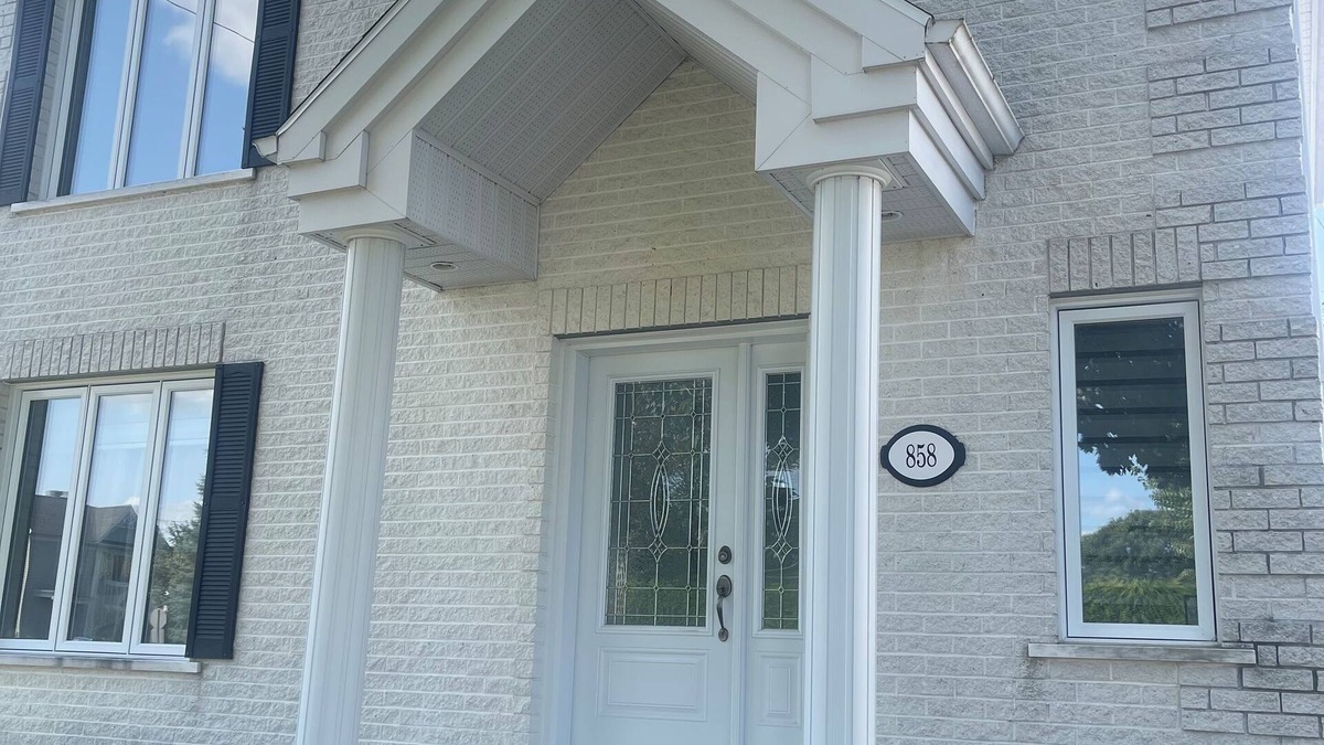Levis Cottage | Cottage in a nice and quiet neighborhood with swimming pool and 4parkings.