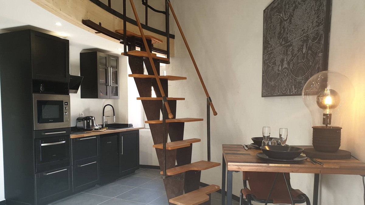 Paroisse Saint-Vincent-de-Paul Apartment | Cottage in a tower