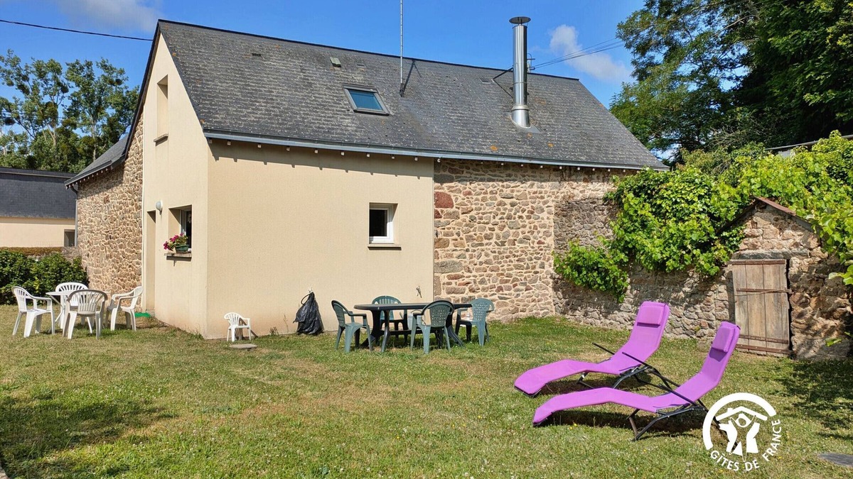 Alexain Cottage | Cottage in Alexain near the lock, pets allowed, parking, max 6 ppl