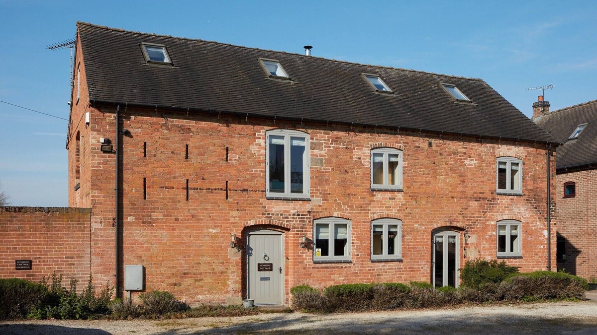 Dalbury Lees House | Cottage in Ashbourne with Games Room & Garden