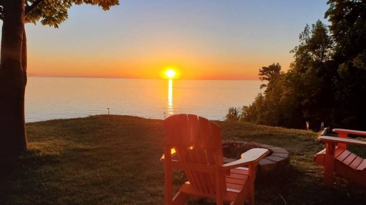 Bayfield Cottage | Cottage in Bayfield, Lake Huron Bluffs