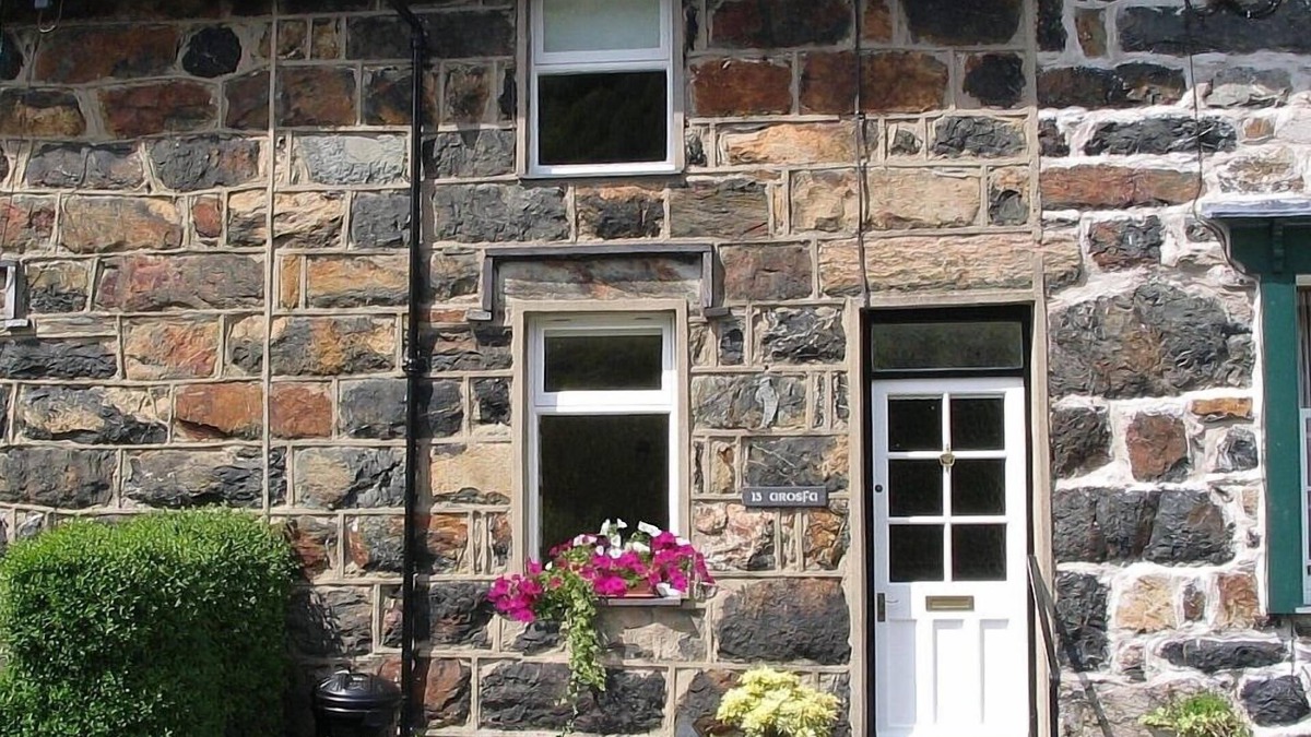 Beddgelert Cottage | Cottage In Beddgelert Village At The Foot Of Snowdon, Snowdonia National Park.
