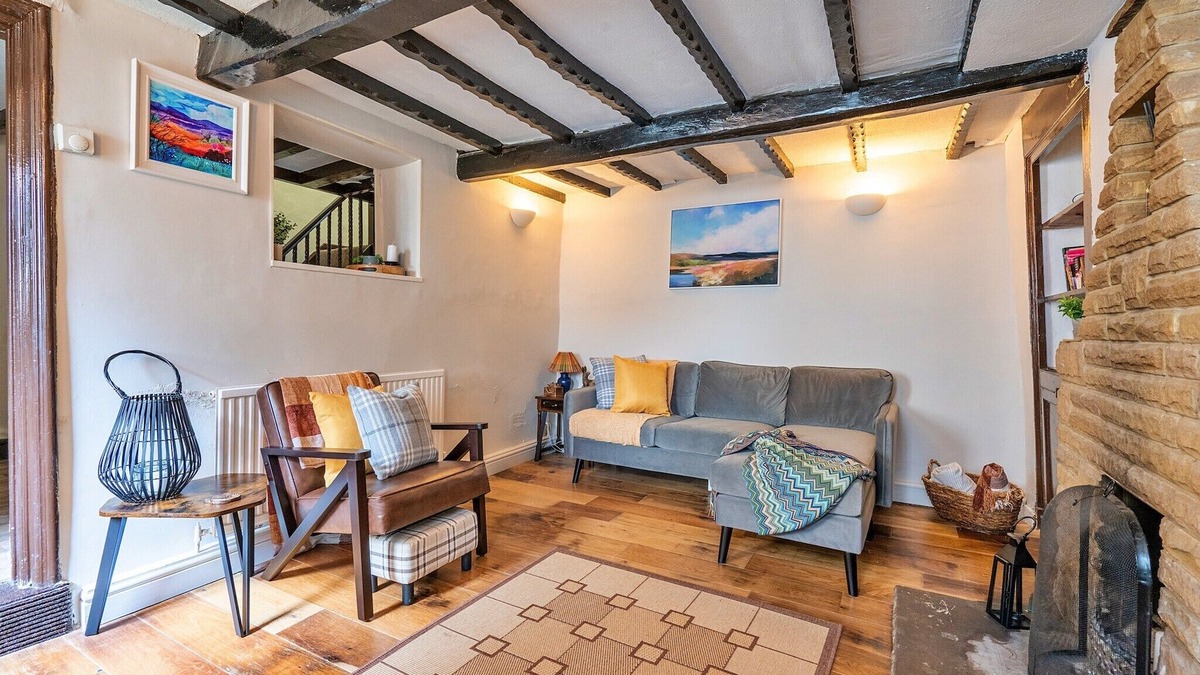 Peak District National Park Apartment | Cottage in Bradwell near Peak Cavern