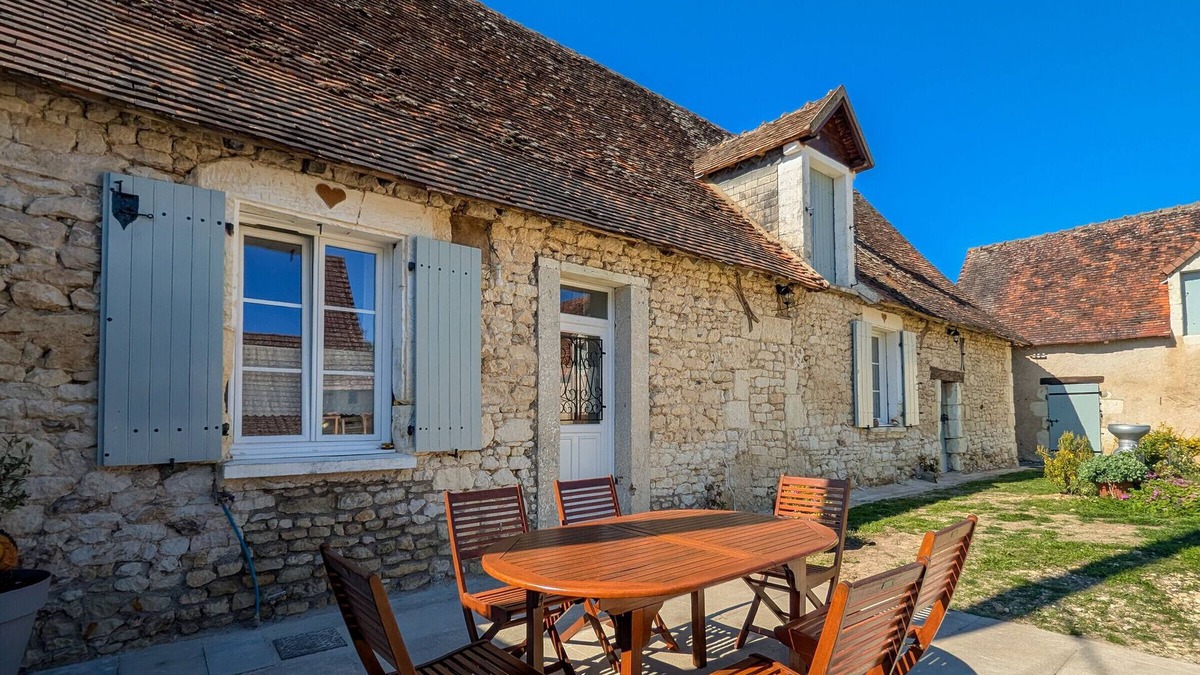 Azay-le-Ferron Cottage | Cottage in Brenne with Enclosed Garden and Parking