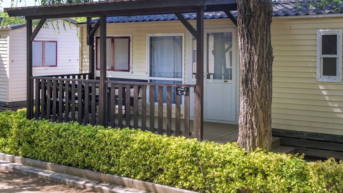 Blanes Ski Chalet | Cottage in Camping Solmar with Terrace