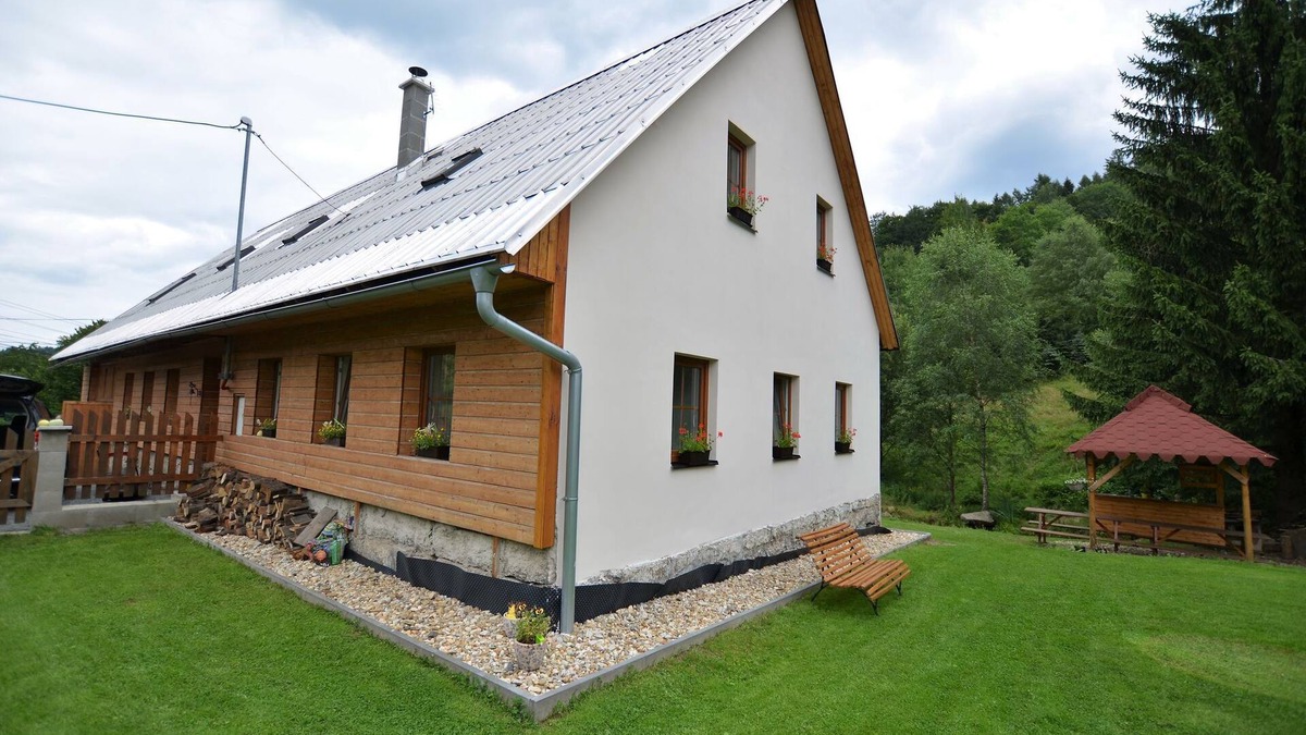 Liberec House | Cottage in Liberec with Sauna and Ski Nearby