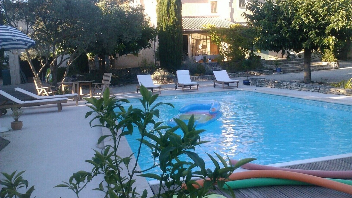L'Isle-sur-la-Sorgue Cottage | Cottage in L'Isle sur la Sorgue, St Antoine area, air conditioning and pool, linen provided