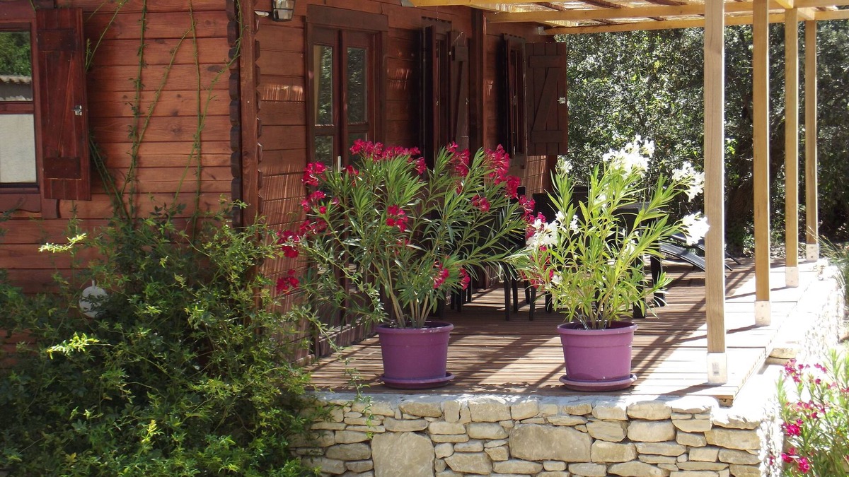 Saumane-de-Vaucluse Ski Chalet | cottage in Provence near l'isle sur sorgue