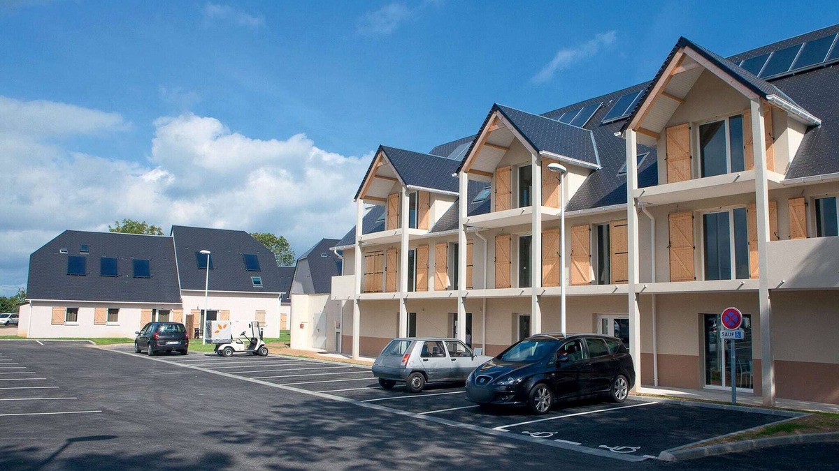 Auberville House | Cottage in France with Balcony or Terrace
