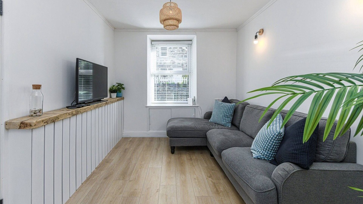 Rhiwbryfdir Cottage | Cottage in Snowdonia with Movie Room & Views