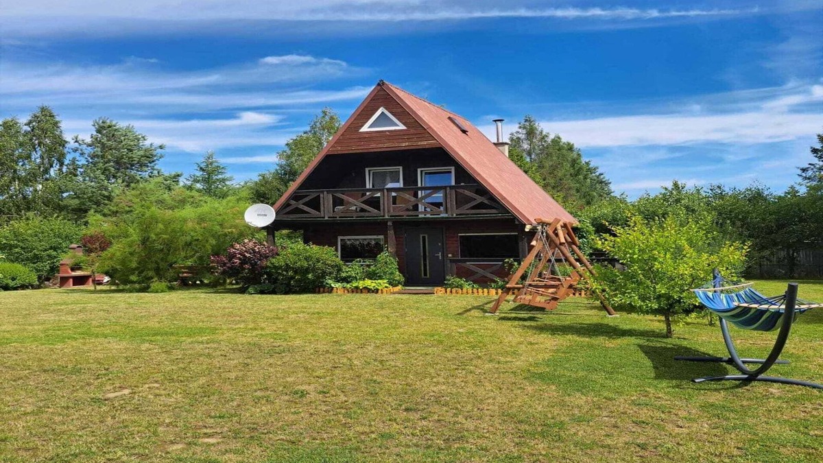 Grabowo Koscierskie House | Cottage in Koscierzyna with Lake Nearby