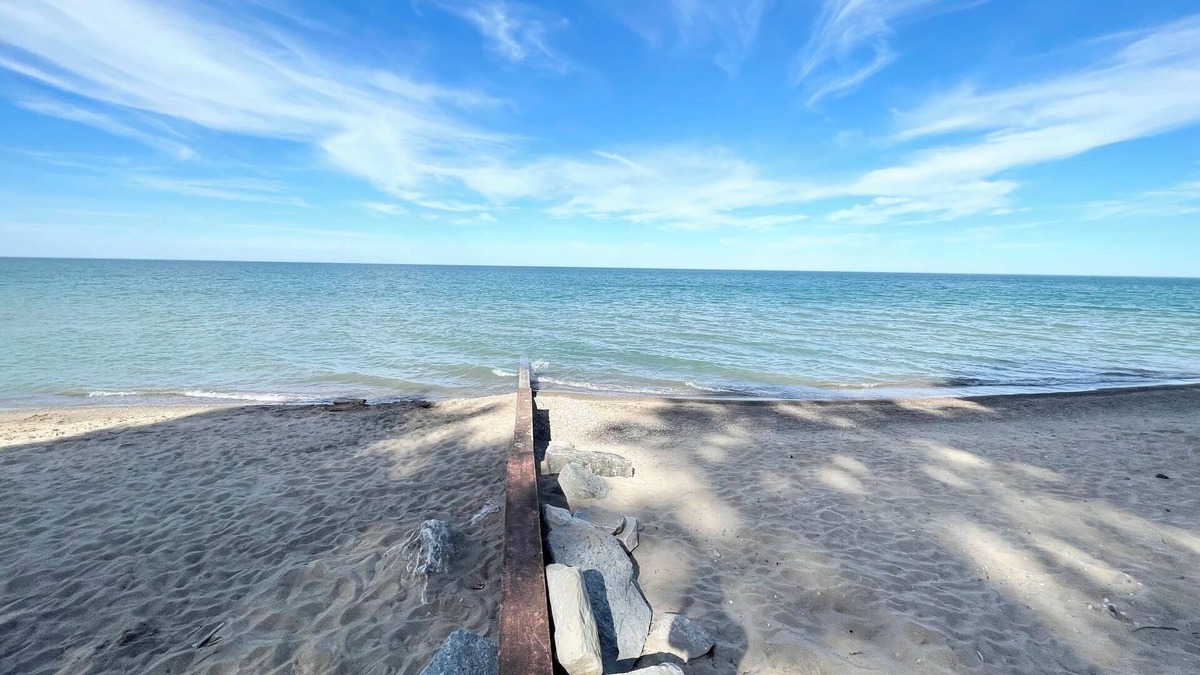 Lexington Cottage | Cottage in Lexington with Lake view just 100 steps from the beach!