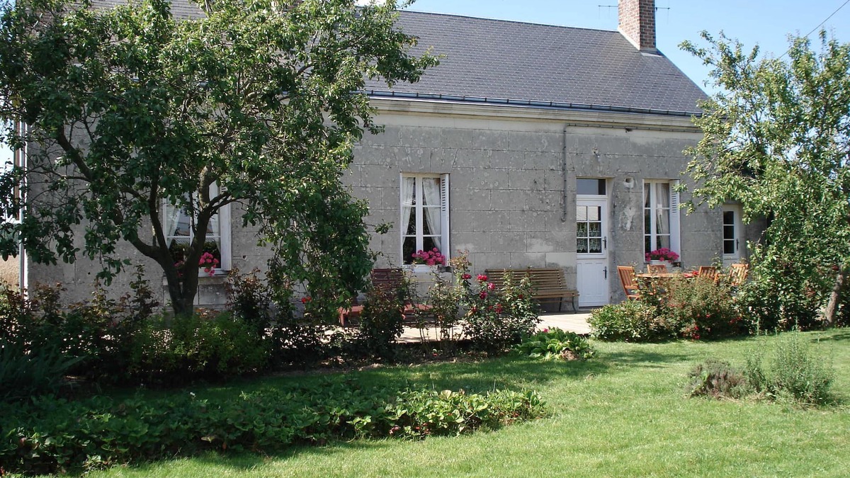 Prunay-Cassereau Cottage | Cottage in local stone near the Loire castles
