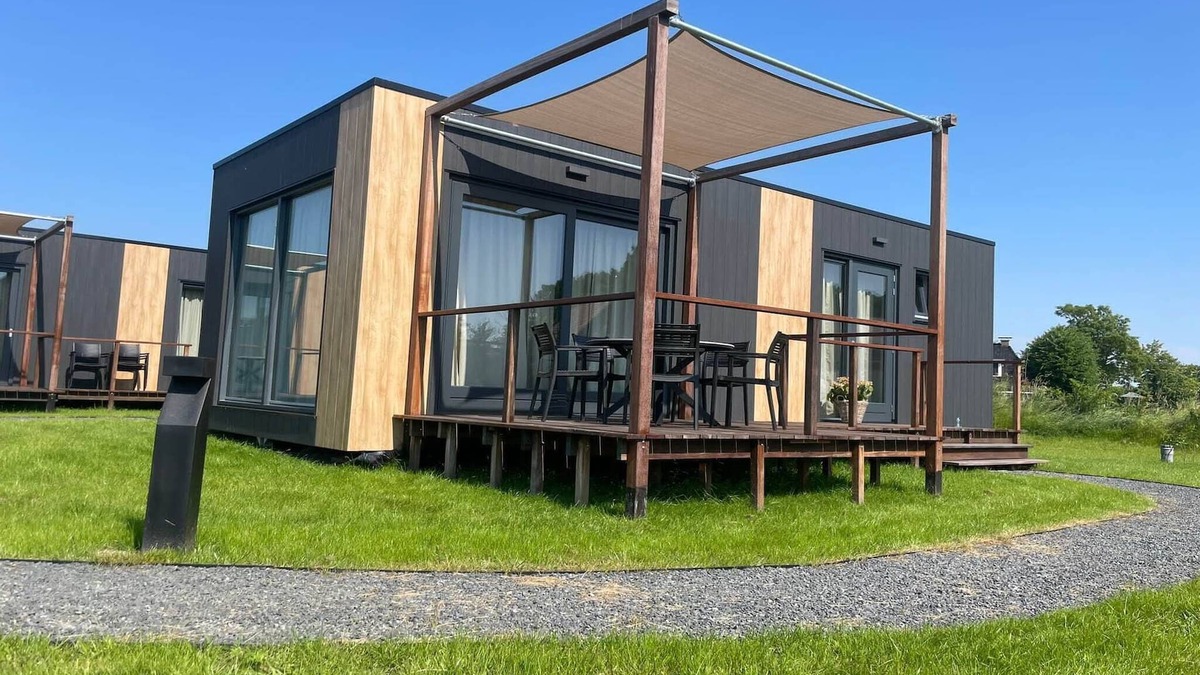 Menaldum Ski Chalet | Cottage in Menaam near Frisian Landscape