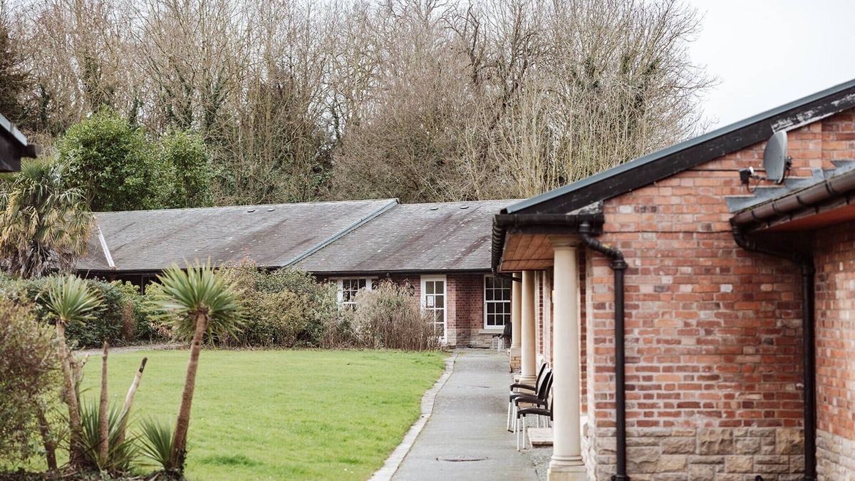 Eaton Mascott Cottage | Cottage in Netley Hall with Scenic Trails