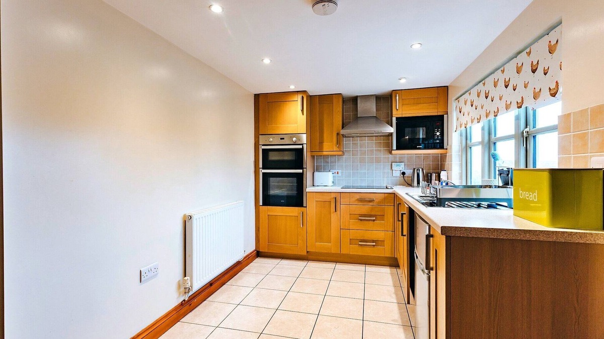 Craven Arms Cottage | Cottage in Norton with Tennis Court & Patio
