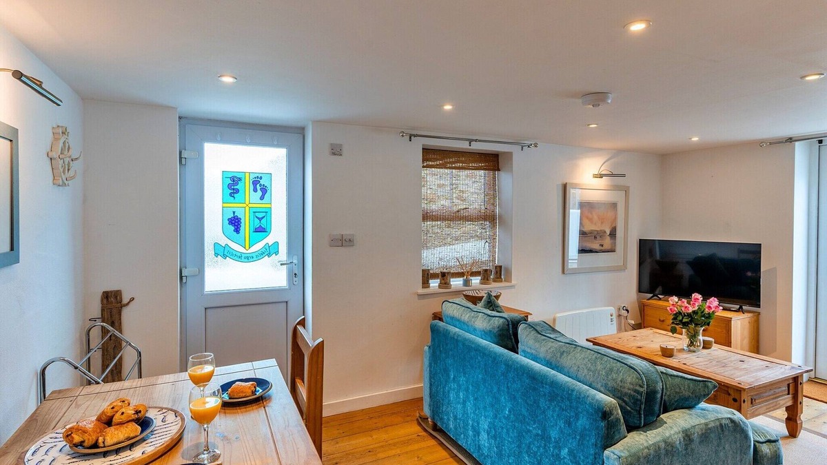 Porthleven Cottage | Cottage in Porthleven near Beach & Harbour