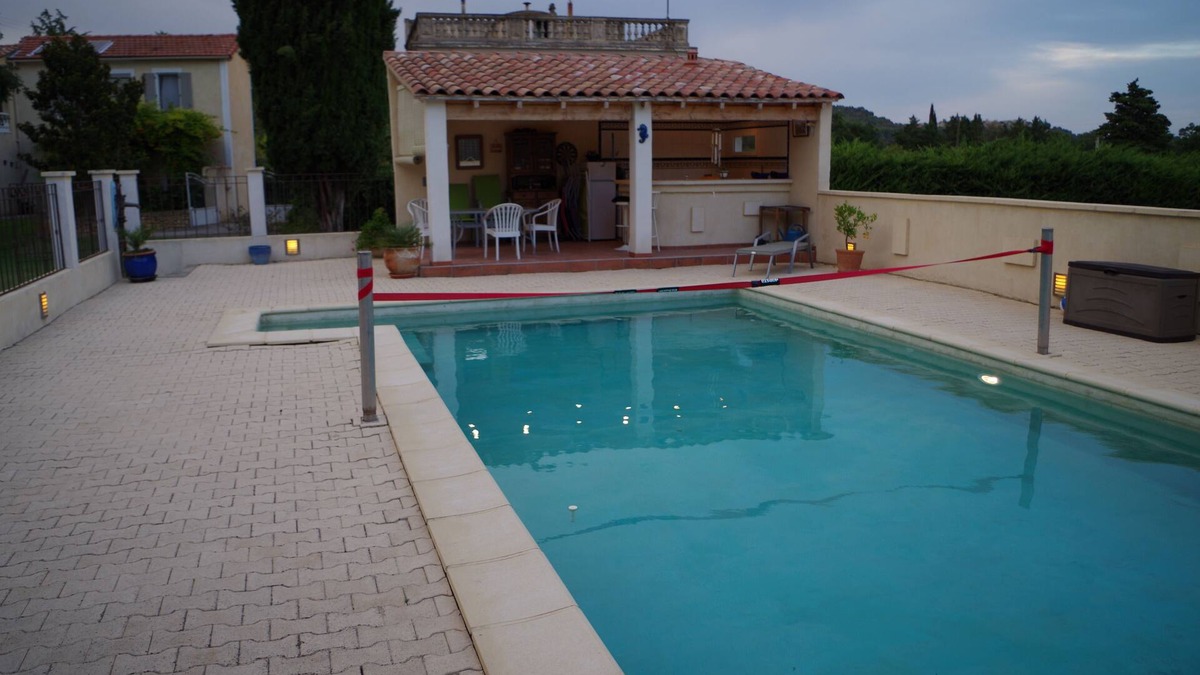 Saint-Chamas Cottage | Cottage in Provence: Le Clos des Sources - quiet in the countryside.
