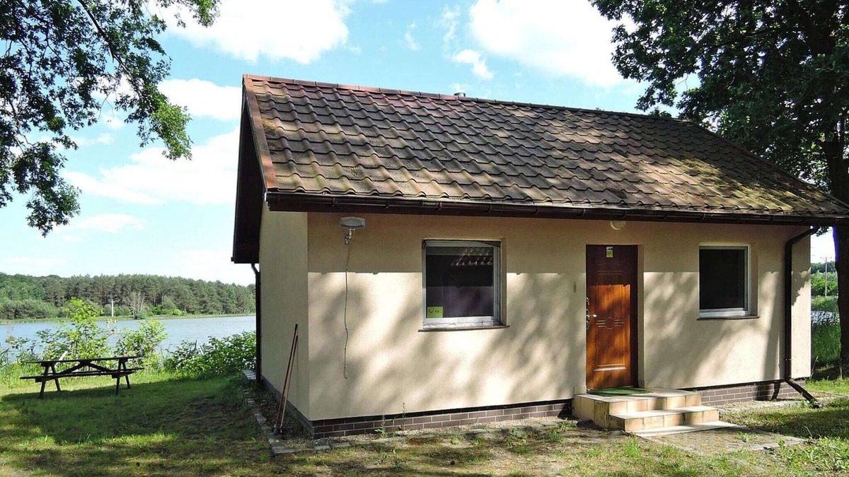 West Pomeranian Voivodeship House | Cottage in Szczecin by Puszcza Bukowa Park
