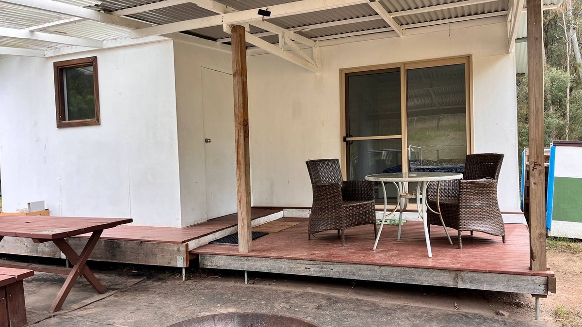 Putty Cottage | Cottage in the bush for up to 4 people w/firepit, close to great hiking trails