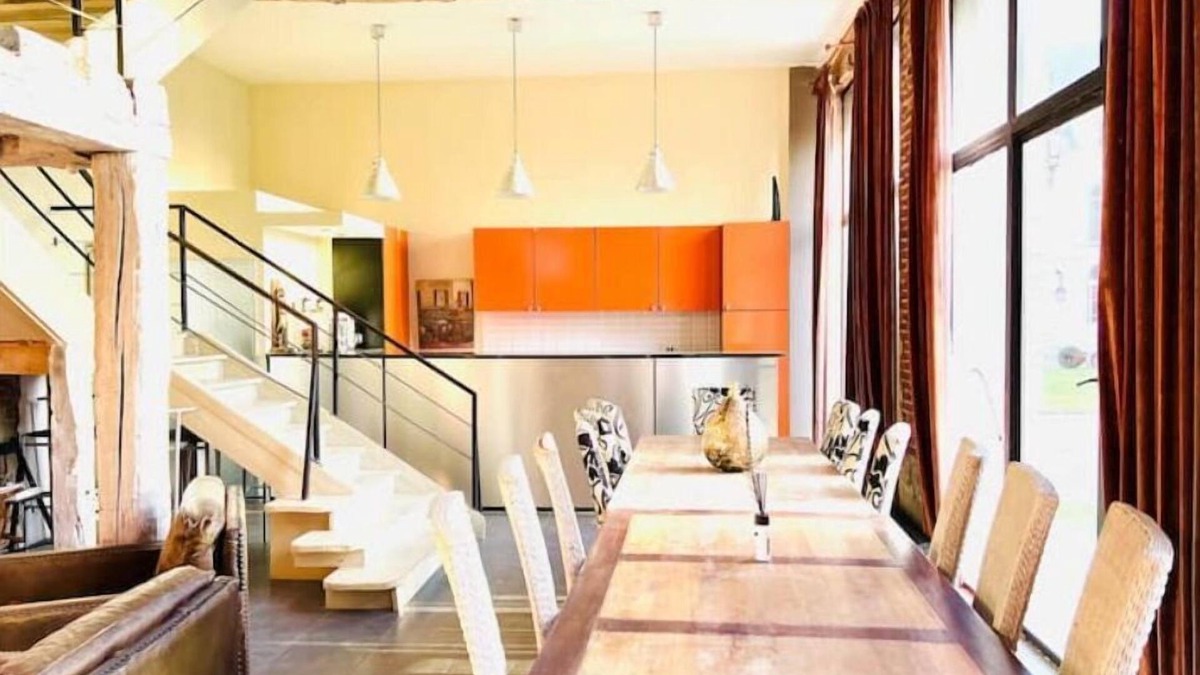 Humieres House | Cottage in the estate of a secluded castle.
