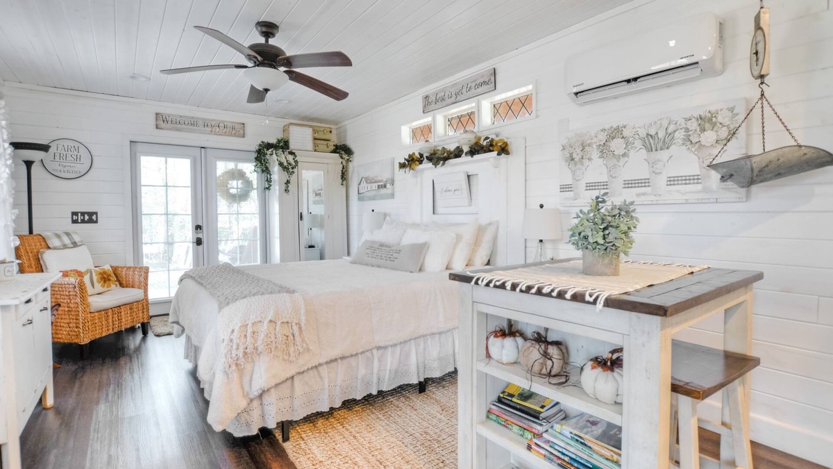 Sylva Cabin | Cottage in the Great Smoky Mountains With Spectacular Views & Farmhouse Decor