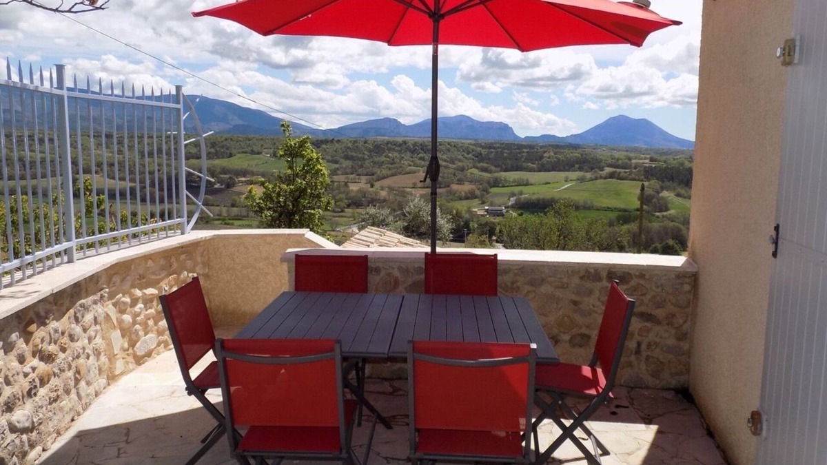Puimoisson Apartment | Cottage in the heart of the Verdon national park, 6 pers, 2sdb, magnificent view!