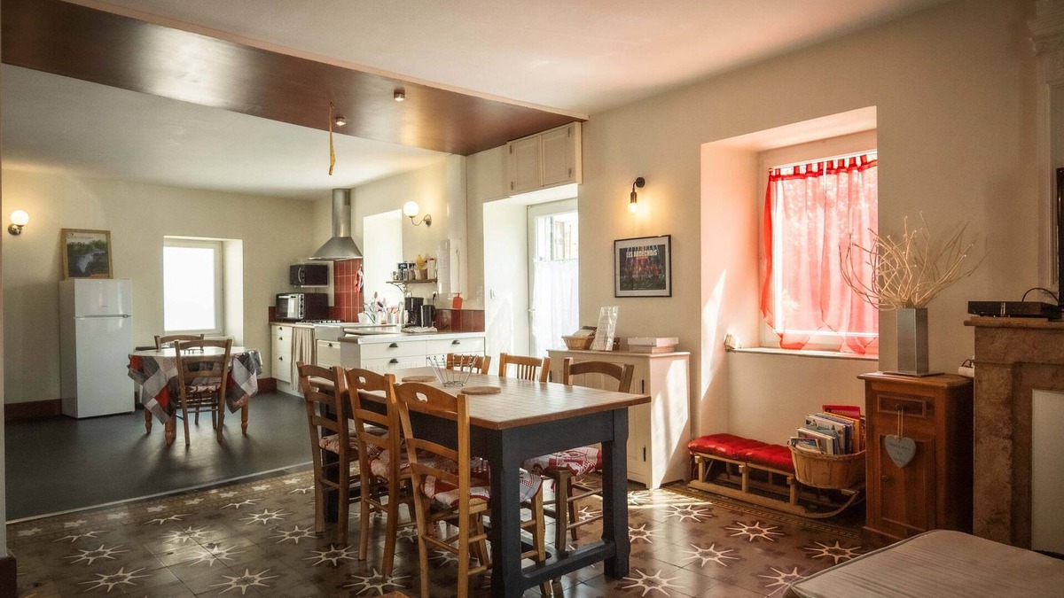 Peaugres Cottage | cottage in the heart of the green ardeche 5 min safari, at the foot of the pilat natural park