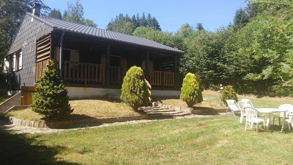 Laprade Ski Chalet | cottage in the heart of Black Mountain