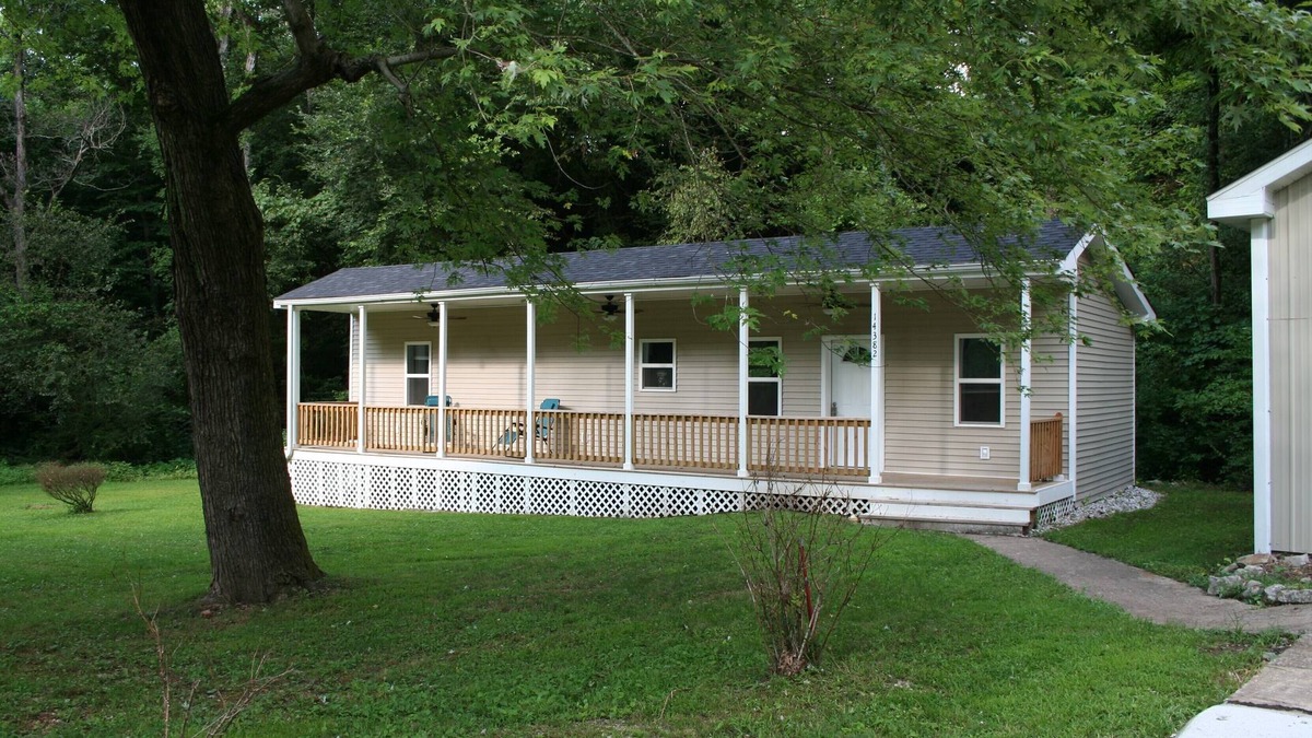 Bentonville - Fayetteville Cottage | Cottage in the Trees - A getaway from everything, close to everything