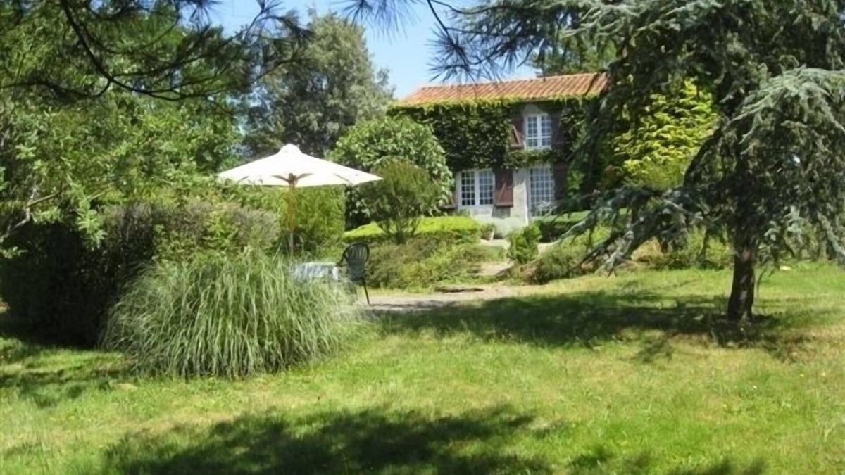 Poiroux House | Cottage in the Vendée on the Cote de Lumiere (coast of lights)
